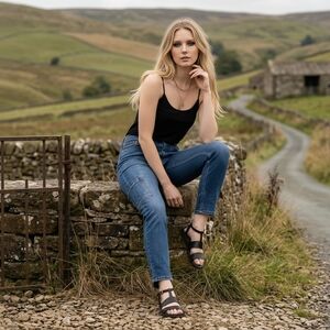 Celebrity Pink High Rise Skinny Cargo Jeans - 9/29 - NWOT